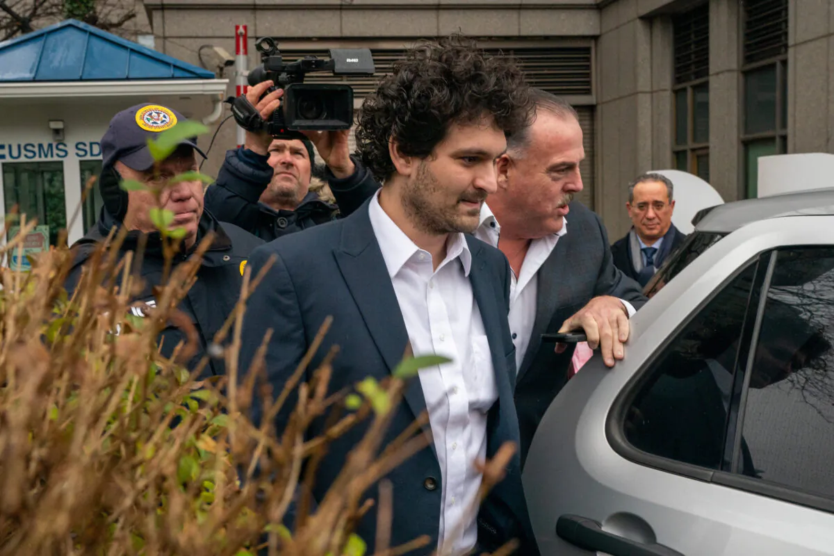 FTX founder Sam Bankman-Fried leaves Manhattan Federal Court after his arraignment and bail hearings in New York on Dec. 22, 2022. (David Dee Delgado/Getty Images)