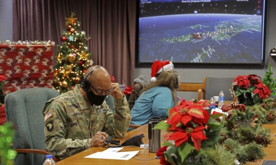 US Officials: COVID-19, Bomb Cyclone Won’t Slow Santa’s Travels
