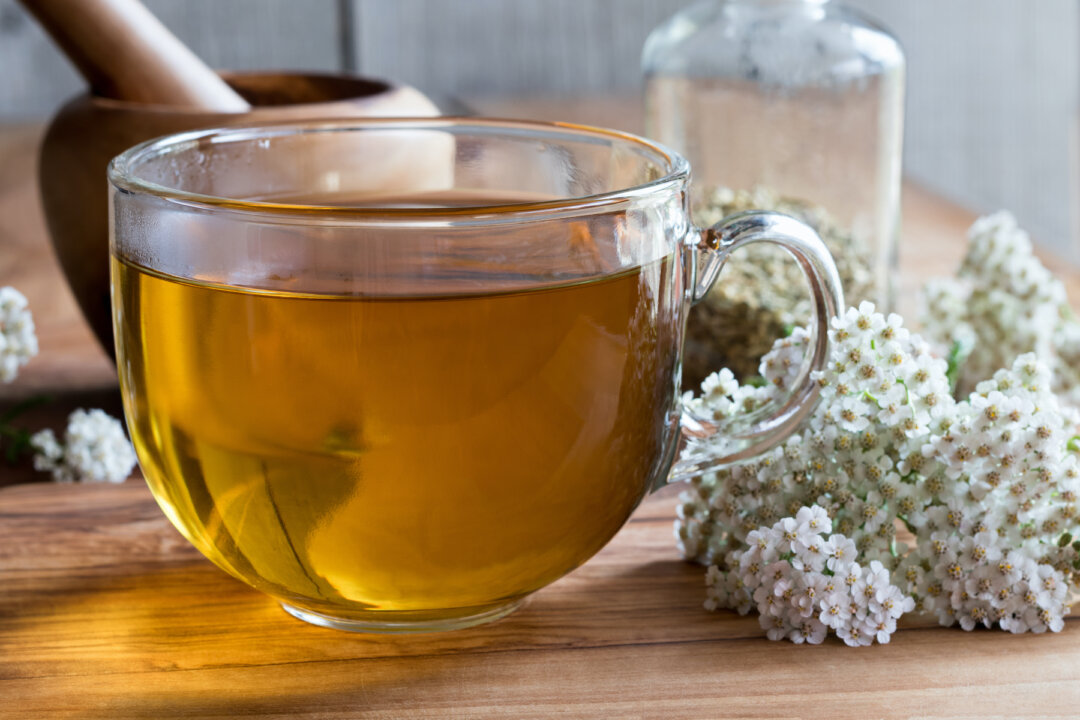 Yarrow: The Ancient Remedy That Calms Your Nerves and Stops Nosebleeds