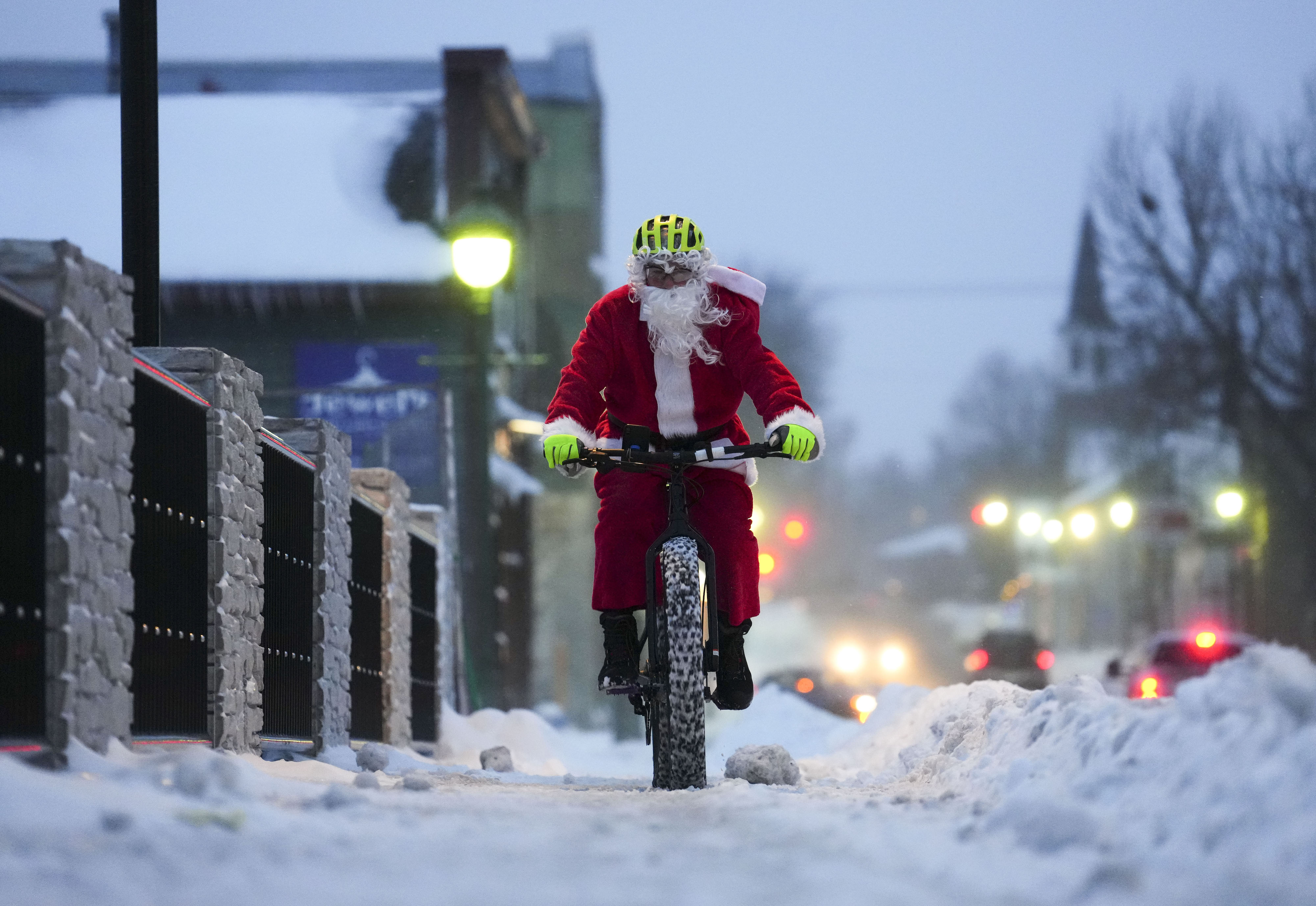 Power Outages Have Thousands Shivering on Christmas Day as Stormy Conditions Persist - Vimarsana News
