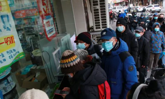 Chinese Face Difficulties Obtaining Medicines After COVID Policy U-Turn