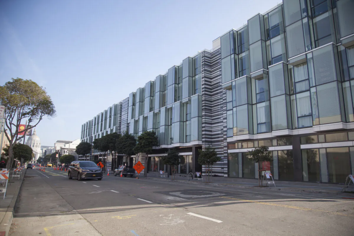 The building project 555 Fulton Street in San Francisco on Dec. 20, 2022. (Lear Zhou/The Epoch Times)