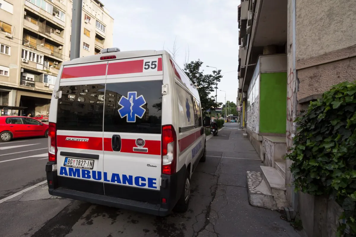 File photo of a Serbian ambulance. (BalkansCat/Shutterstock)