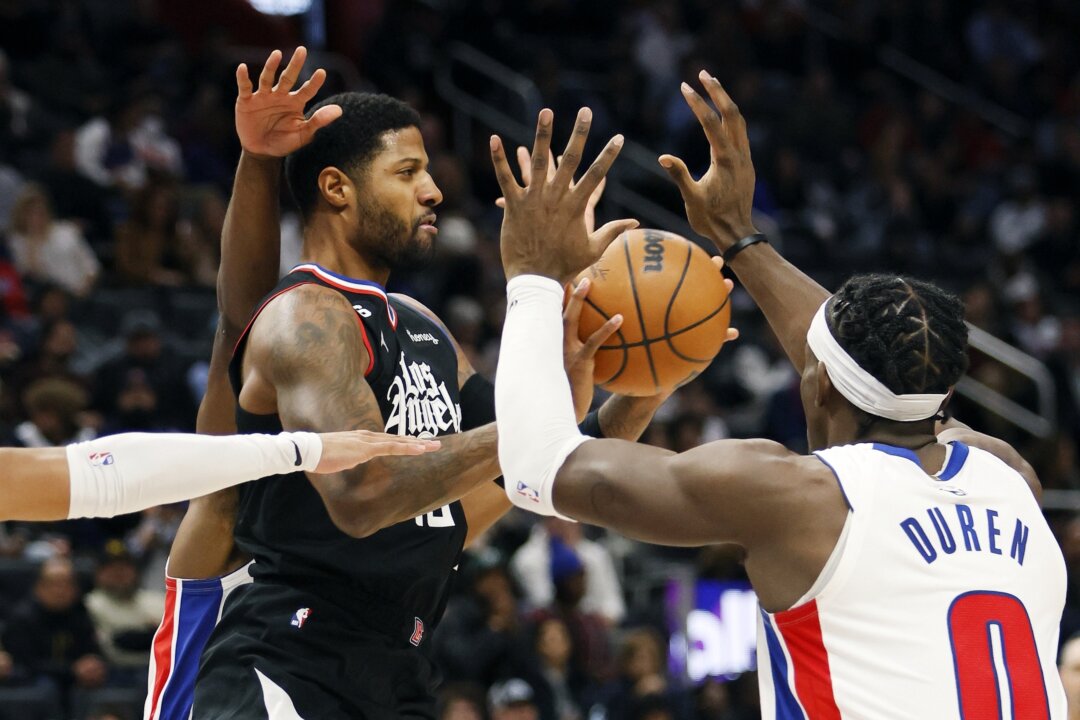 Clippers Rally Late in 4th Quarter, Top Pistons in OT | The Epoch Times