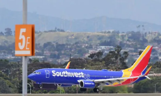 Southwest Pilots Ramp Up Strike-Vote Talk, Push for Contract ‘Guardrails’ Against Future Meltdowns