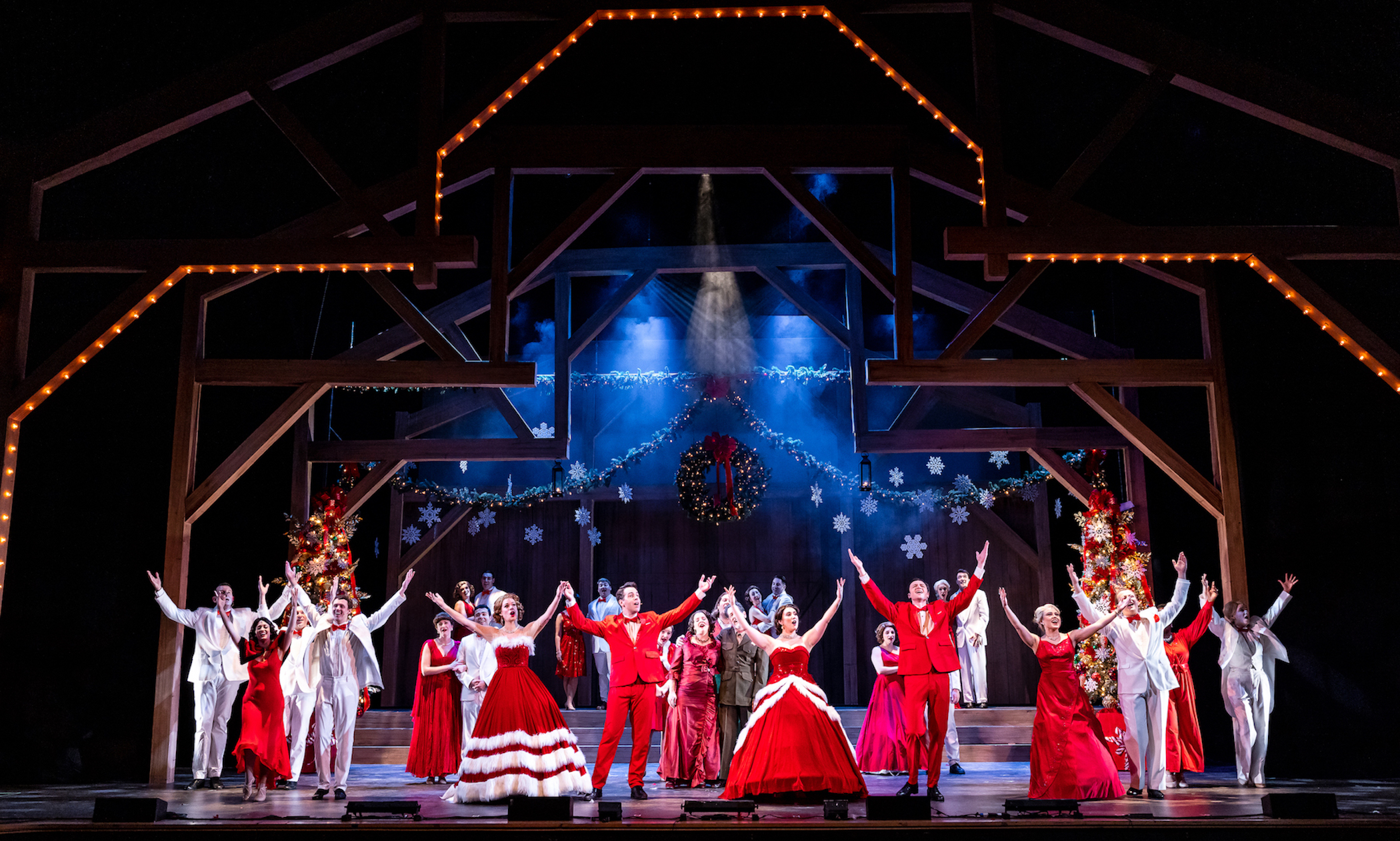 Theater Review: 'Irving Berlin's White Christmas': Reprising a World War II Classic - Vimarsana News