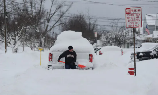 New York Governor Provides a Weather Briefing
