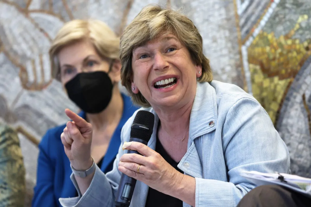 With Sen. Elizabeth Warren (D-Mass.) looking on, American Federation of Teachers (AFT) president Randi Weingarten speaks at an AFL-CIO event in support of student debt cancellation, in Washington, D.C., on June 22, 2022. (Alex Wong/Getty Images)