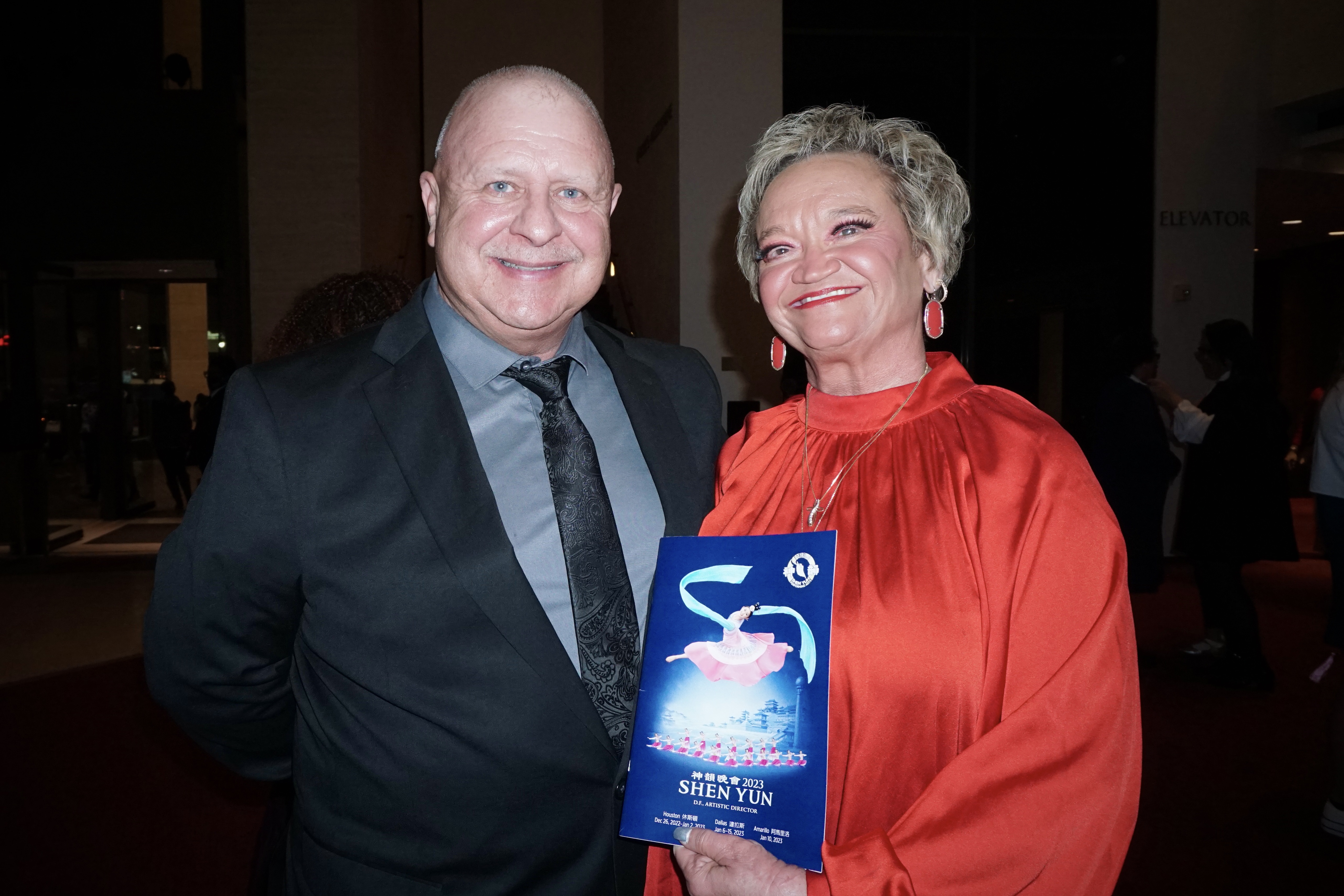 Houston Audience Gives Shen Yun 'Five Stars All the Way' - Vimarsana News