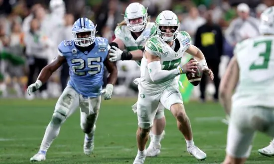 Nix Leads No.15 Oregon to Holiday Bowl Win vs. Tar Heels