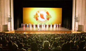 Shen Yun Inspires Us, Says Fukuoka Audiences