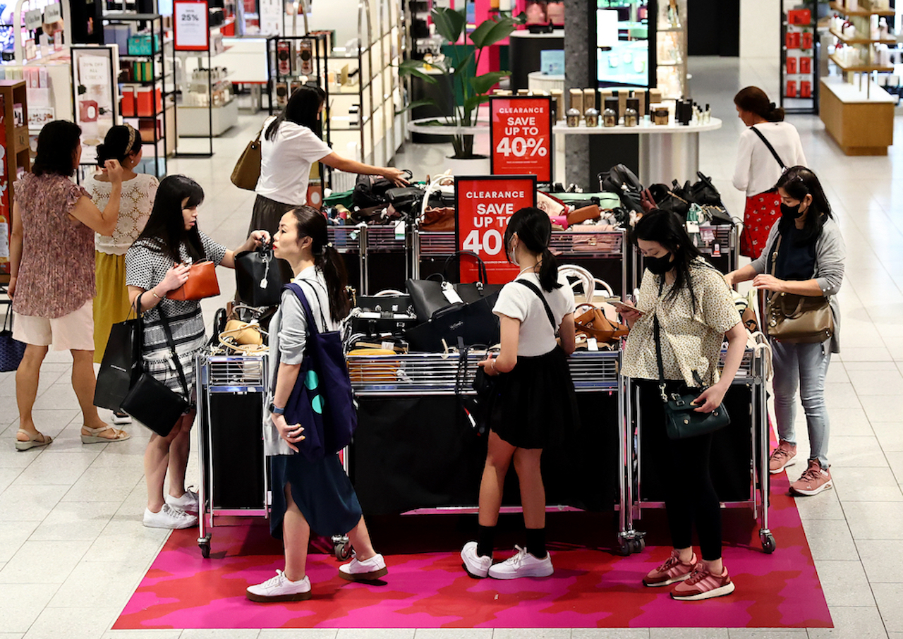 Aussies Spend Record Amount at Christmas - Vimarsana News