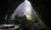 Like ‘Jurassic World’: Villager Stumbles on Largest Cave in the World Buried Deep in the Jungles of Vietnam