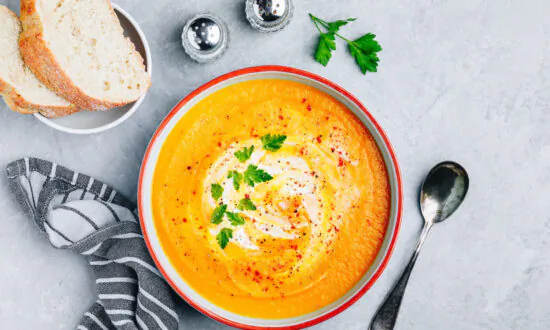 Butternut Squash Soup with Ginger & Garlic (Recipe)