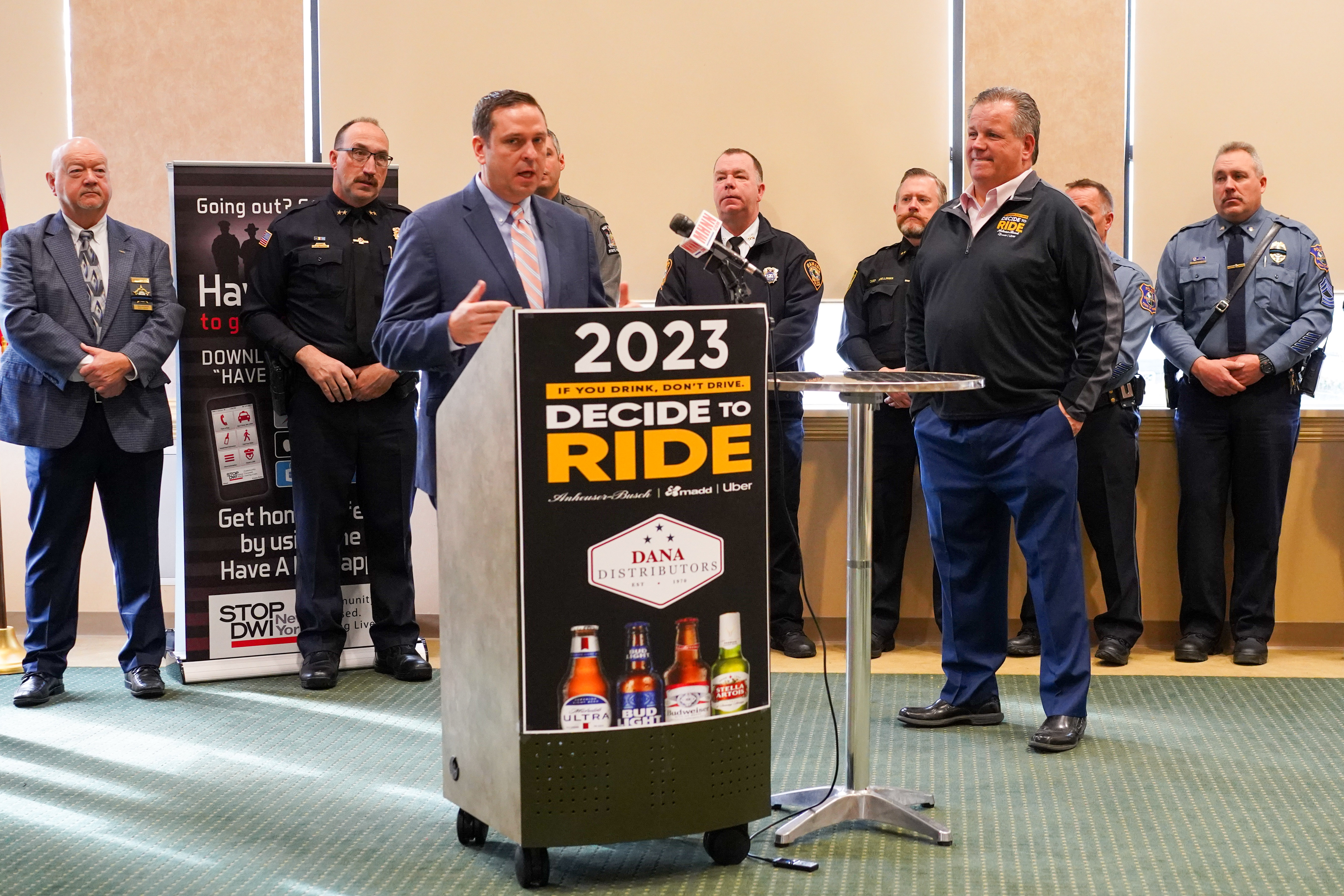 Local Beer Distributer Offers Free Rides to Holiday Drinkers - Vimarsana News