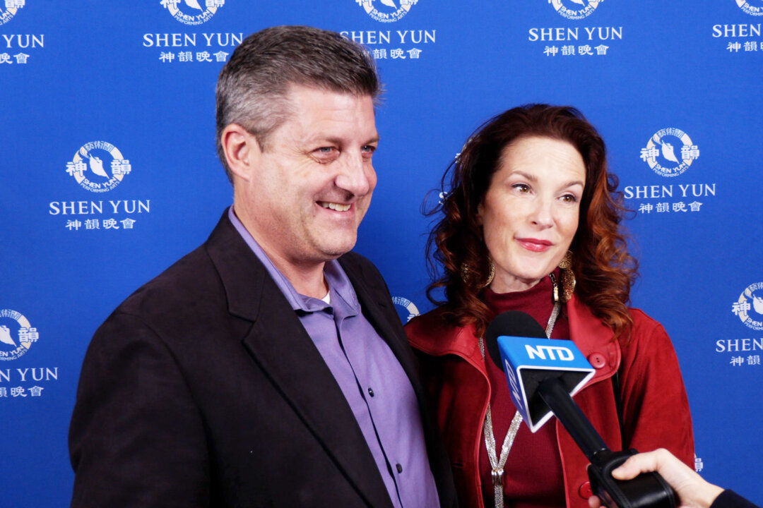 Jamie Pearce and Karen Biscoe enjoyed Shen Yun Performing Arts at the Boch Center Wang Theatre, in Boston, on Dec. 30, 2022. (NTD)