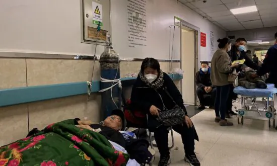 Officials Report China’s 1st Annual Population Fall in Decades, Economic Crisis Accompanied by COVID-19