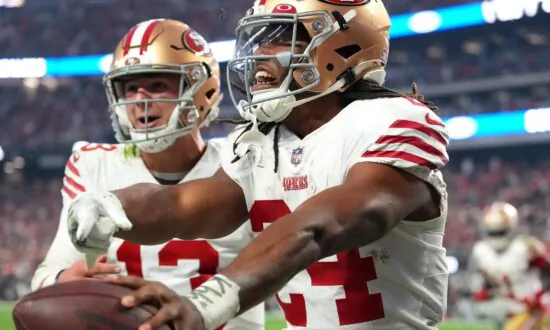 NFL Roundup: 49ers Clip Raiders in Overtime, Win 9th Straight