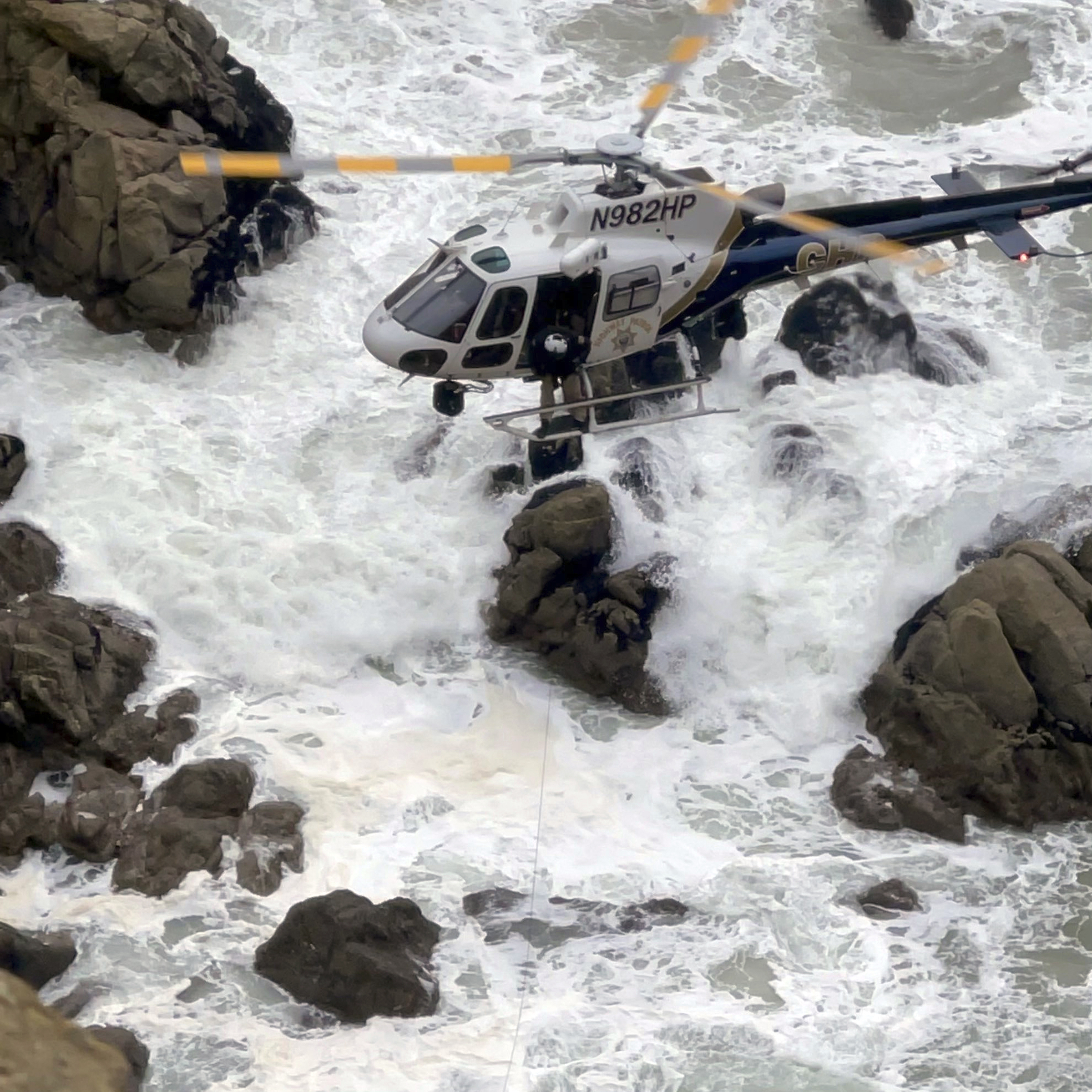 4 Alive in 'Miracle' After Tesla Plunges Off California Cliff - Vimarsana News