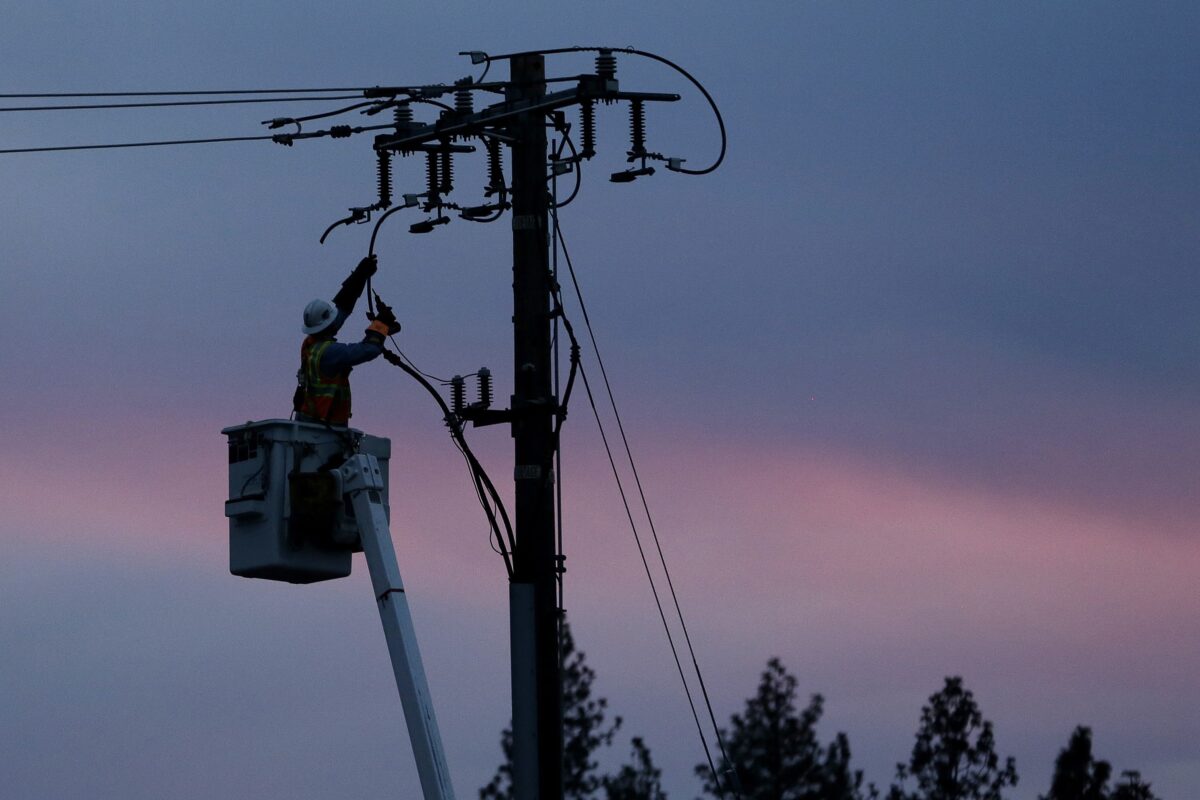 NextImg:DWP Worker Seriously Injured While Restoring Power in San Fernando Valley