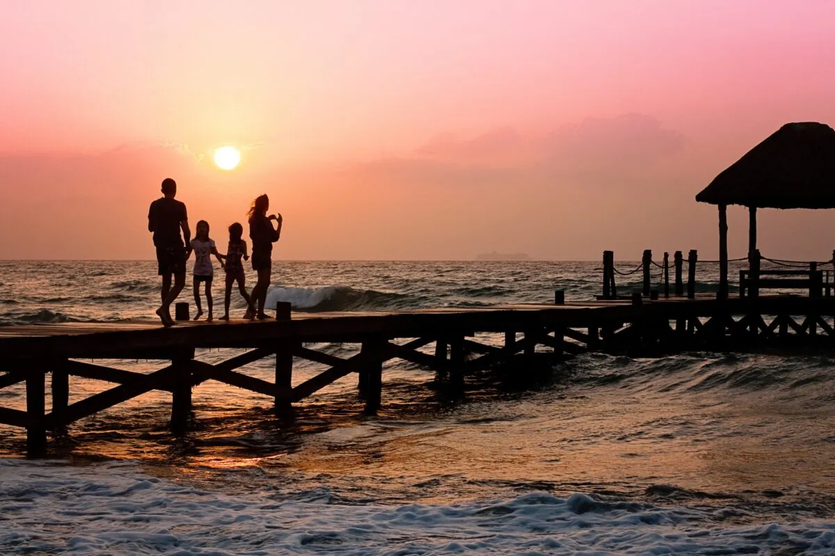 If spending more time with family is important to you, you can plan and make stall steps toward that life-investment goal. (August de Richelieu/Pexels)