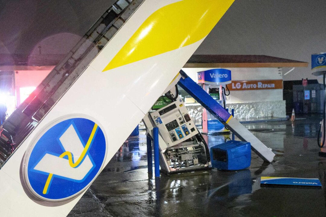 Deaths Reported as Powerful Bomb Cyclone Slams Into California