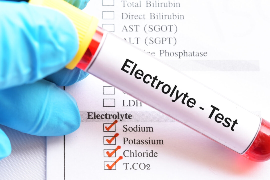 Test tube with blood sample for electrolyte testing. (Shutterstock)