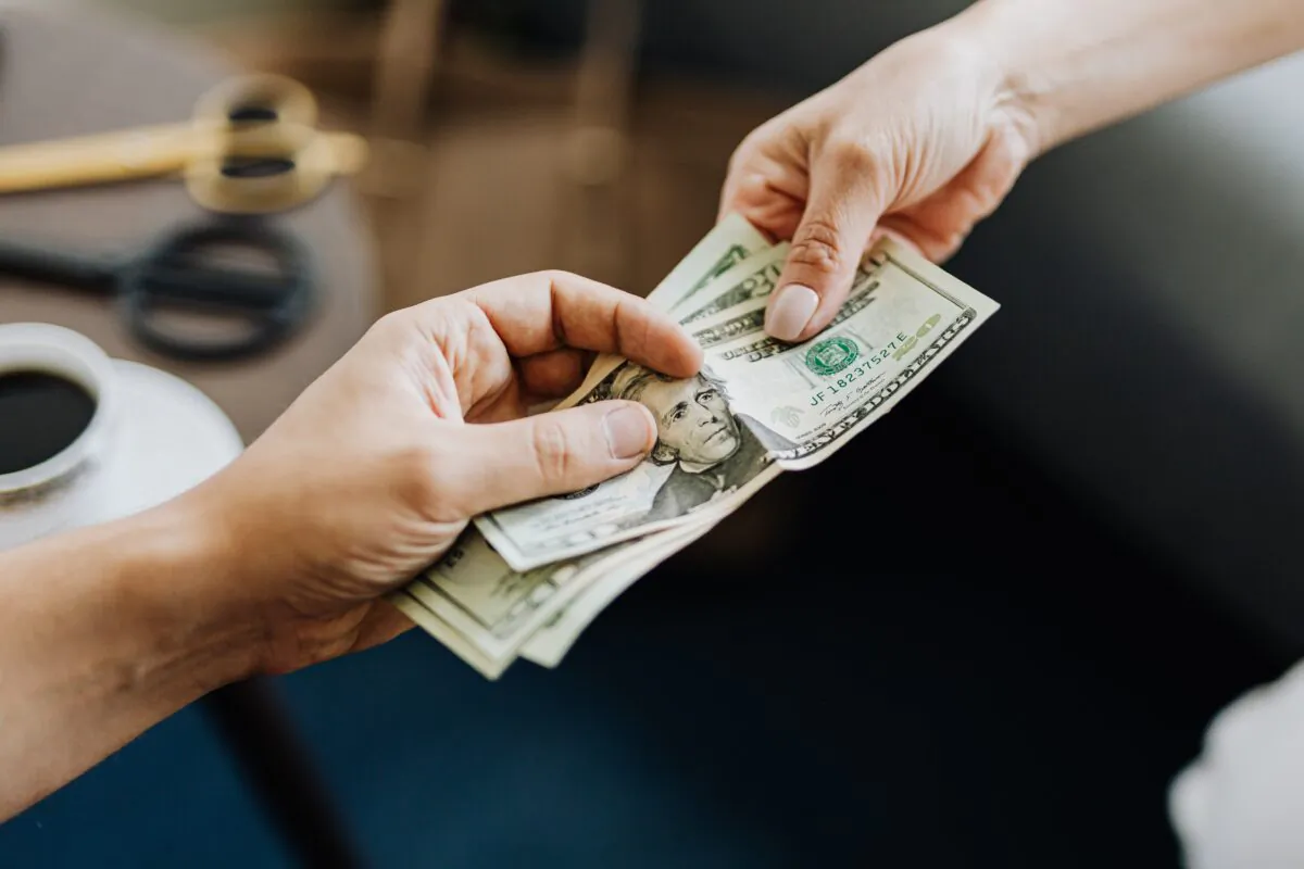 Mary Hunt offers advice on setting financial boundaries with loved ones. (Karolina Grabowska/Pexels)