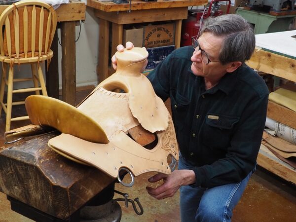Saddle Cary Schwarz