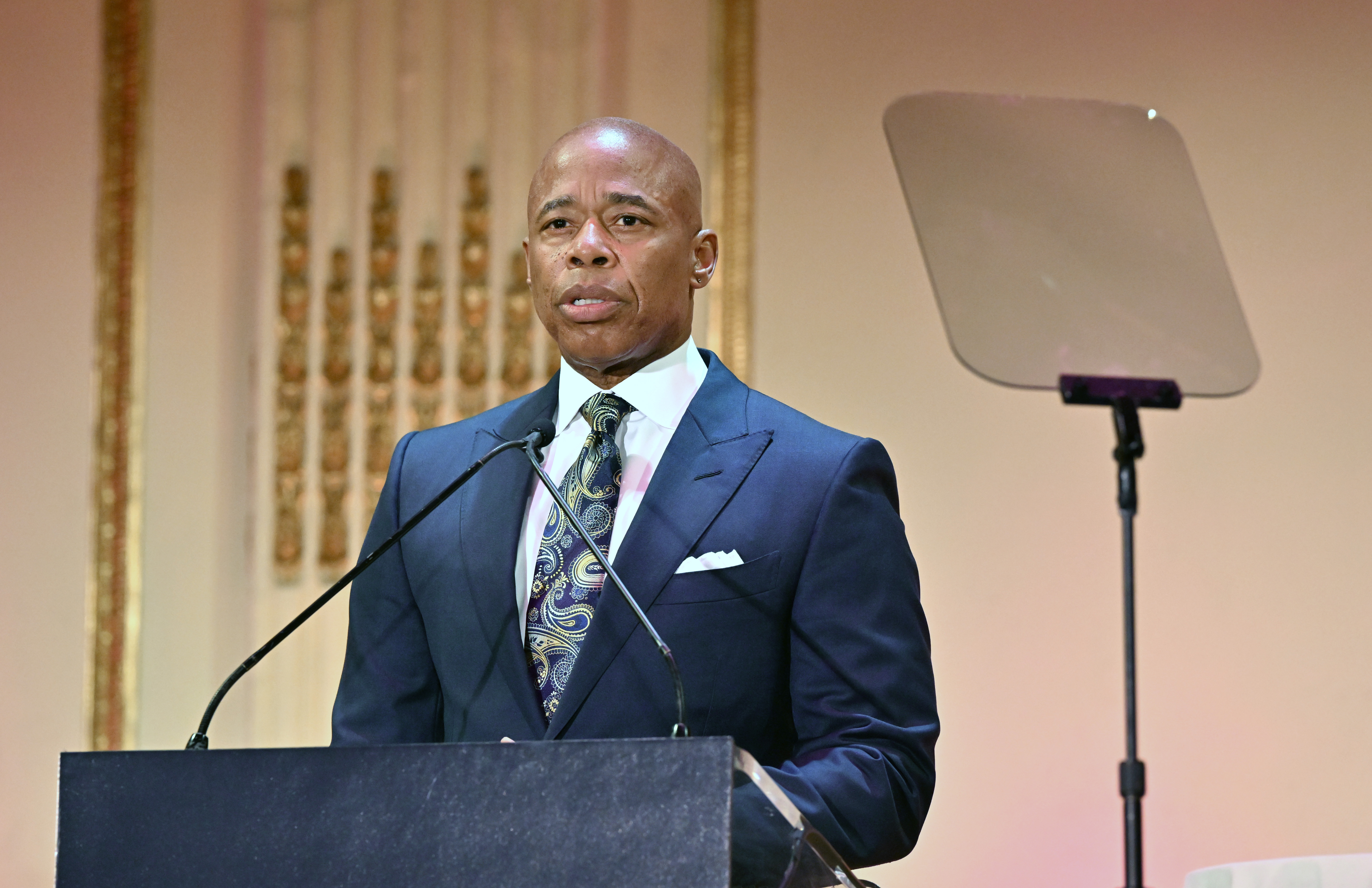 Mayor Eric Adams Announces Plans to Convert NYC Offices Into 20,000 Apartments - Vimarsana News