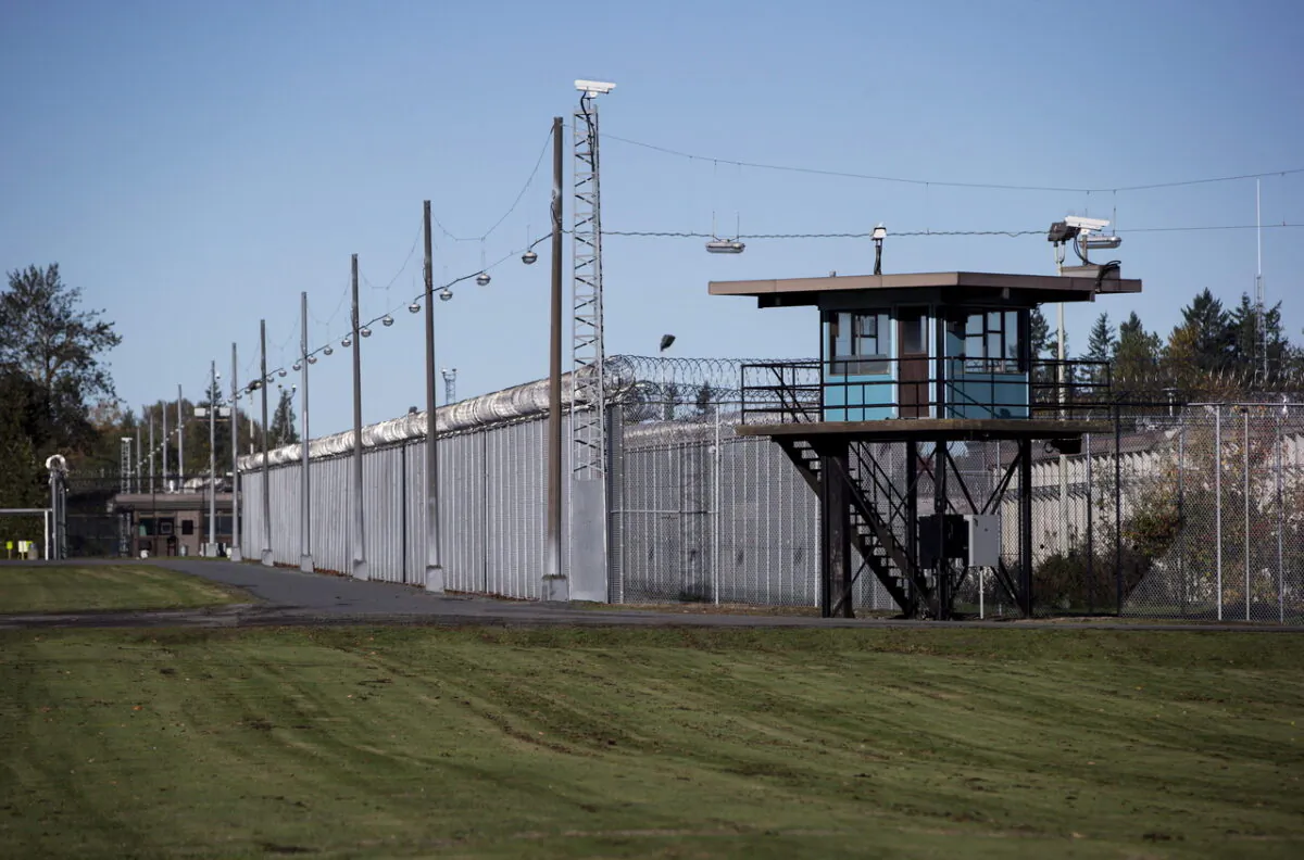 The Matsqui Institution, a medium-security federal men's prison, is seen in Abbotsford, B.C., on Oct. 26, 2017. (Darryl Dyck/The Canadian Press)