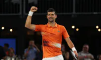 Djokovic Shakes Off Hamstring Issue to Down Medvedev, Reach Adelaide Final