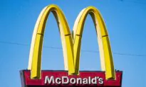 McDonald’s Tops Profit Estimates, Warns Inflation Pressures Persist
