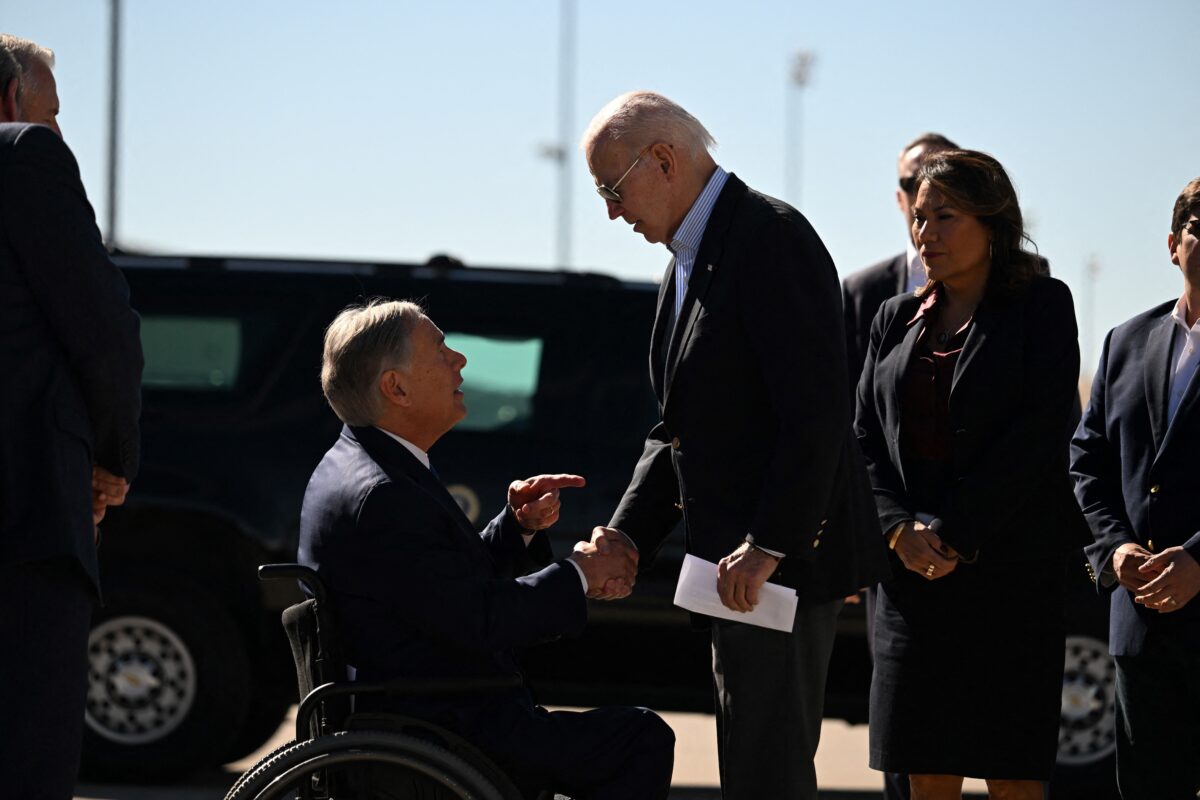 Biden shakes hands with Abbott