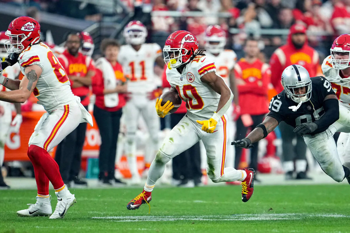 Isiah Pacheco (10) of the Kansas City Chiefs carries the ball against the Las Vegas Raiders during the second half of the game at Allegiant Stadium in Las Vegas on Jan. 7, 2023. (Jeff Bottari/Getty Images)