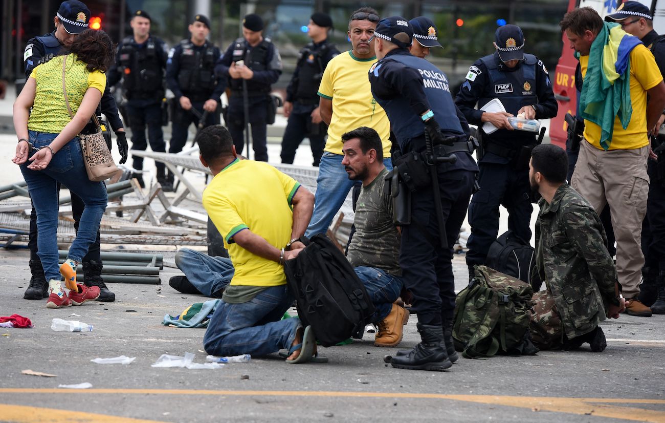 400 Arrested in Brazil After Breach of Government Buildings, Bolsonaro Condemns Attack - Vimarsana News