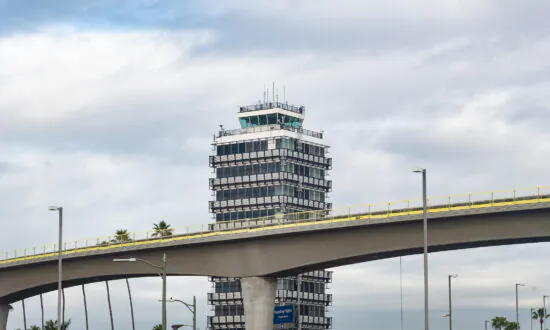 Nervous Passengers Arrive in Los Angeles Following Flight From War-Torn Israel