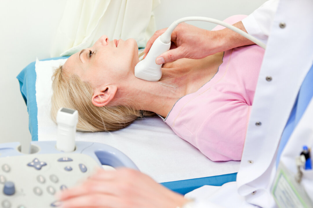 Ultrasound technology can be used to monitor artery health and motivate patients to make critical lifestyle changes. (VILevi/Shutterstock)