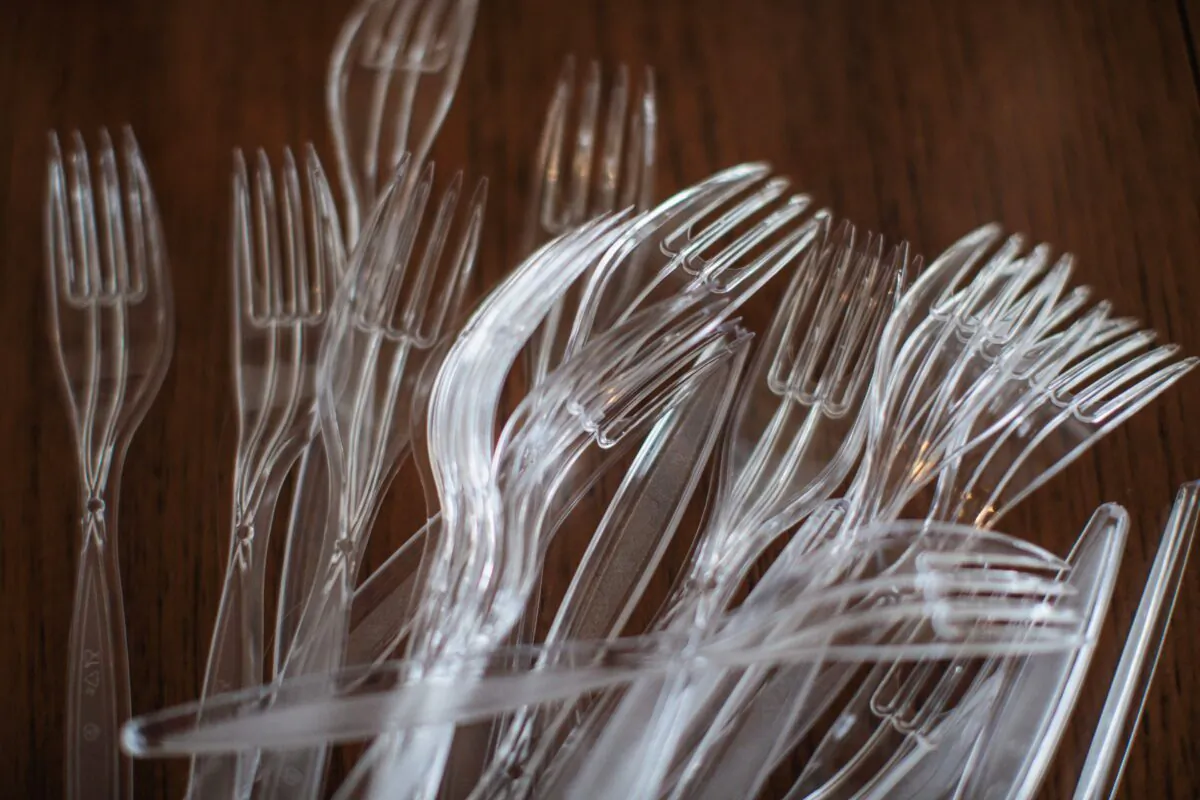 Plastic forks are arranged for a photograph in London on Nov. 20, 2017. (Jack Taylor/Getty Images)
