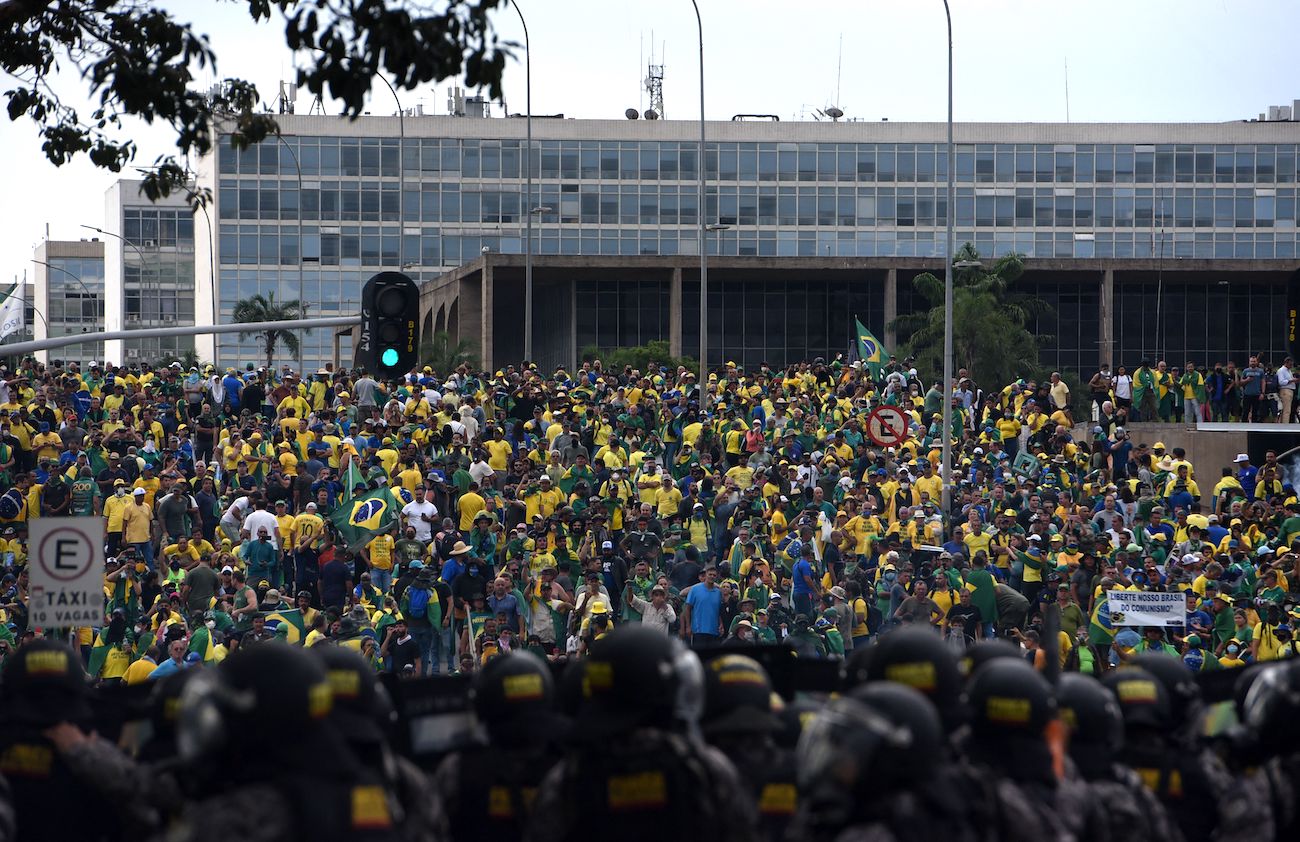 Brazilian President Orders 'Federal Security Intervention' After Rioters Damage Government Buildings - Vimarsana News