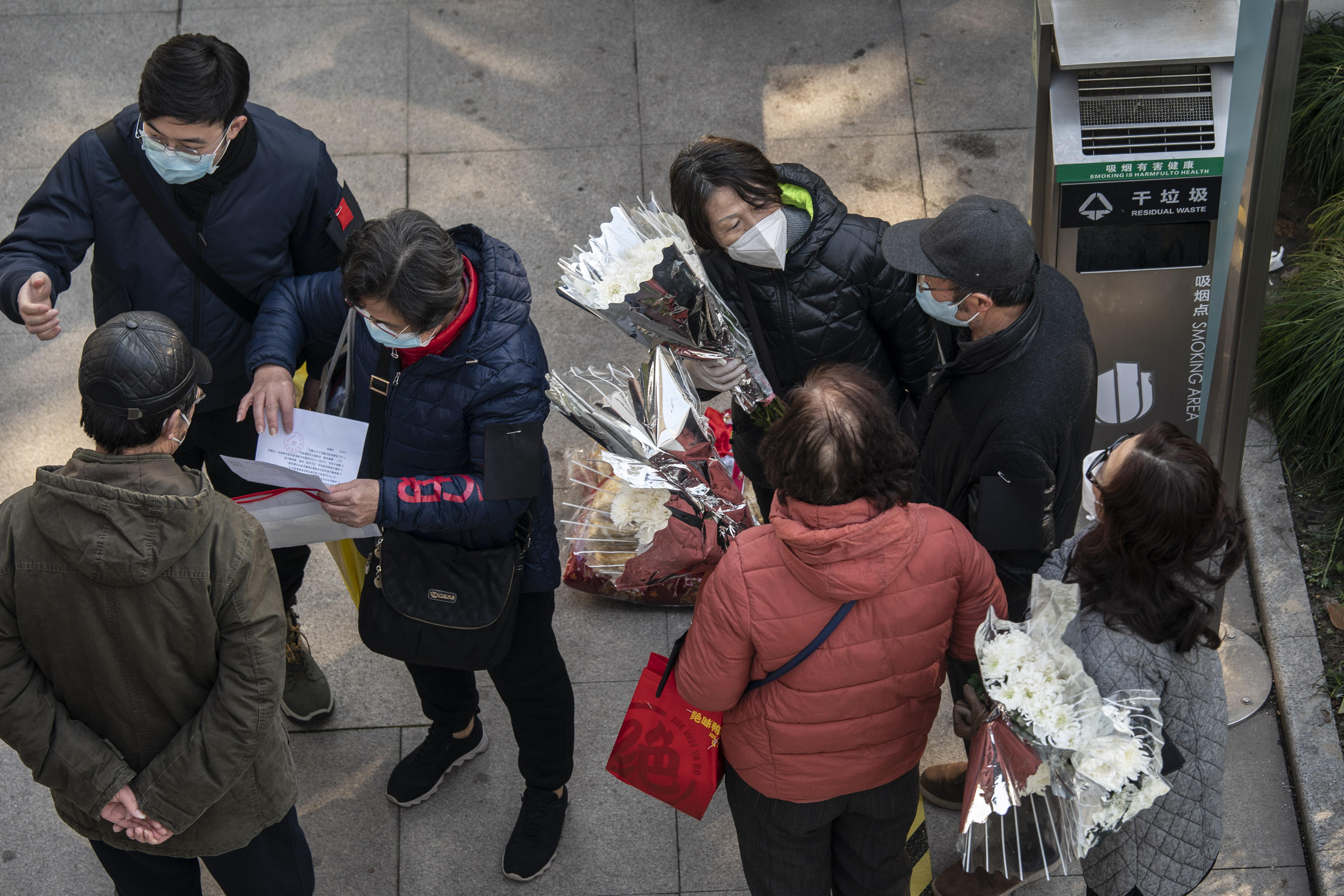 Chinese People Say the CCP Forces Doctors and Community Staff to Not List COVID as Cause of Death - Vimarsana News