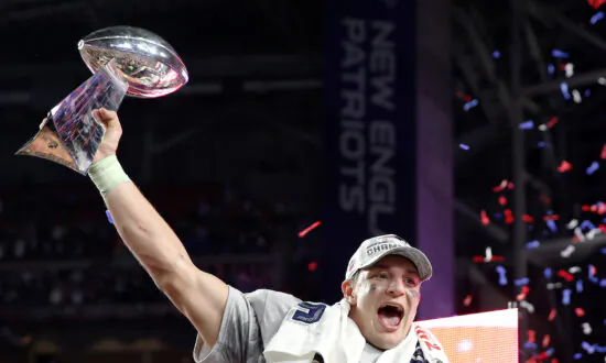 Gronkowski Predicts Buffalo’s Season of Strife Ending in Super Bowl Glory