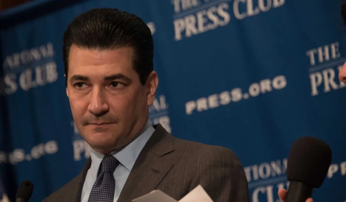 FDA Commissioner Dr. Scott Gottlieb speaks to a luncheon at the National Press Club in Washington, D.C., on Nov. 3, 2017. (Al Teich/Shutterstock)