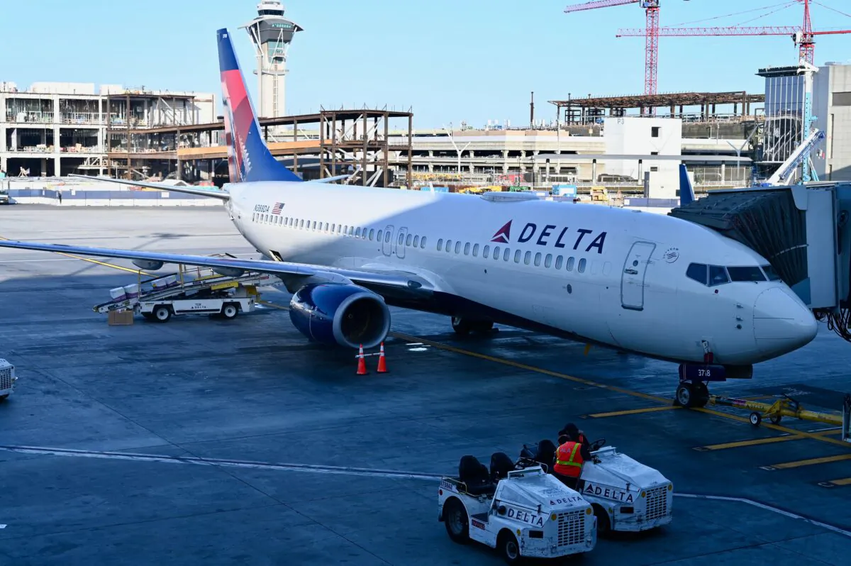A Delta airlines Boeing 737 MAX at Los Angeles International Airport on June 19, 2022. (Daniel Slim/Getty Images)