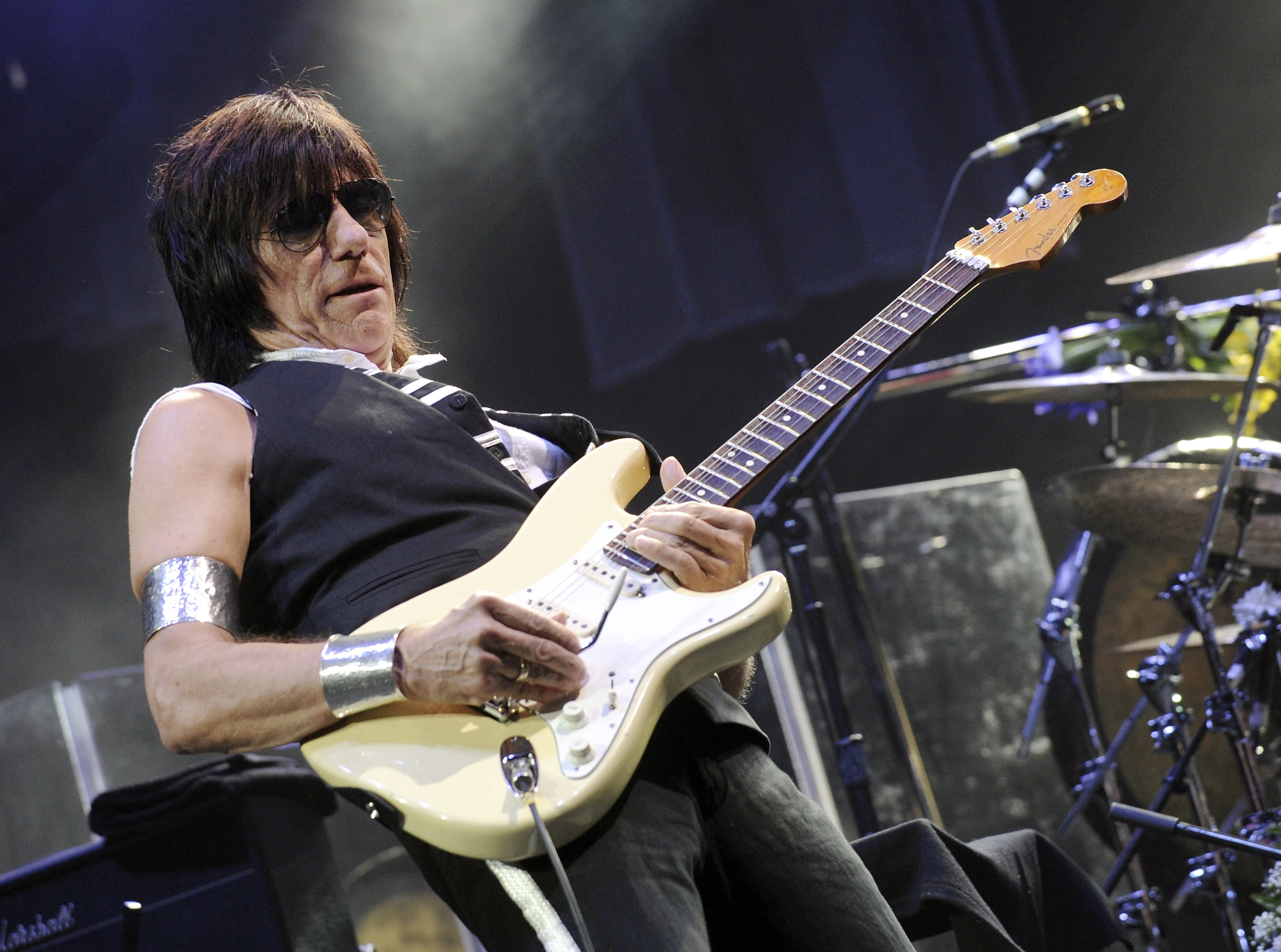 Legendary British Rock Guitarist Dies of Bacterial Meningitis - Vimarsana News