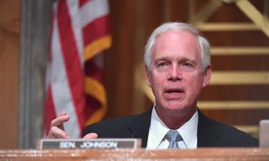 Pandemic Shutdowns Led to Wealth Transfer: Sen. Ron Johnson