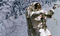 ‘Fly With an Astronaut’ Tour Returns to Kennedy Space Center This Month