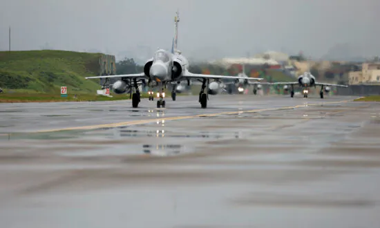 Chinese Aircraft, Warship Incursions Put Taiwan Military on Alert