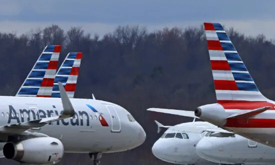 Flight Attendants Who Blamed Uniforms for Their Health Issues Win Lawsuit Against Clothing Company