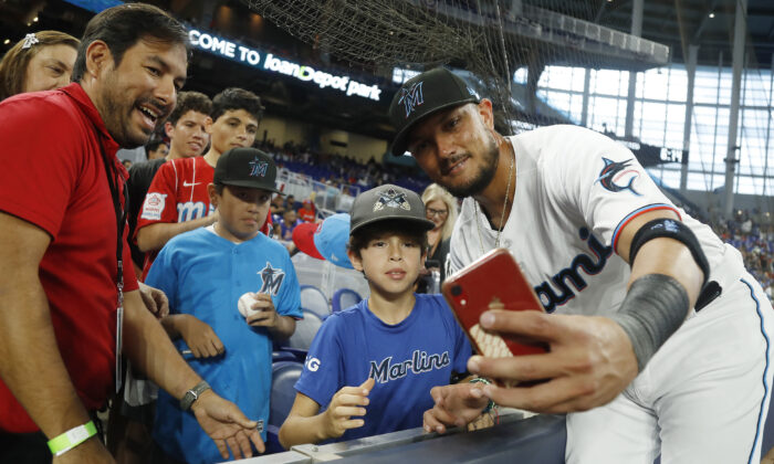 MLB fans go ballistic on the umpire as official tosses Marlins' Jake